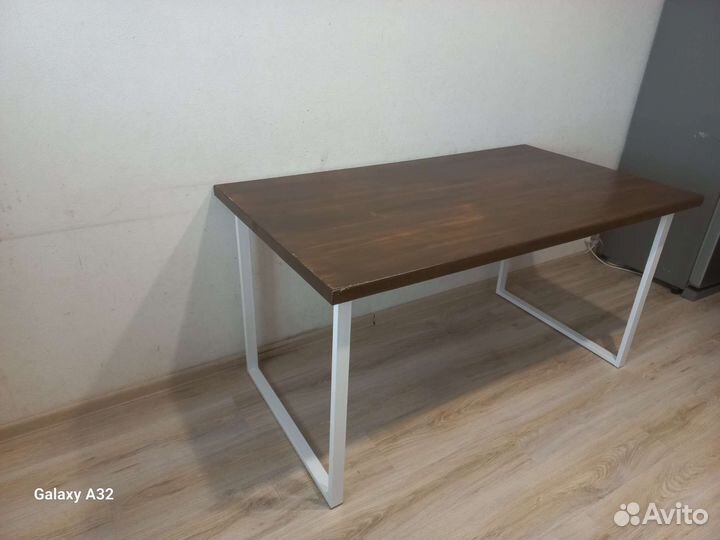 Стол в стиле лофт