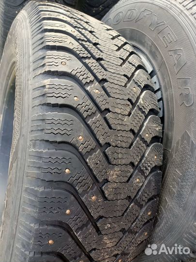 Goodyear UltraGrip 500 265/65 R17 112T