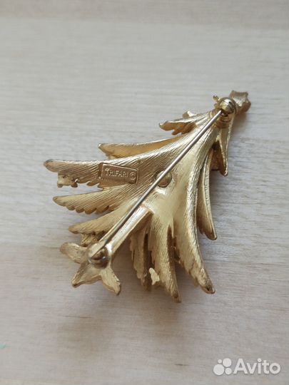 Винтажные броши Trifari