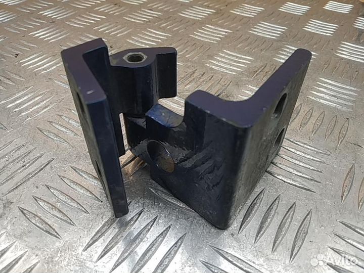 Петля двери задней левой нижняя BMW 5-Series/M5