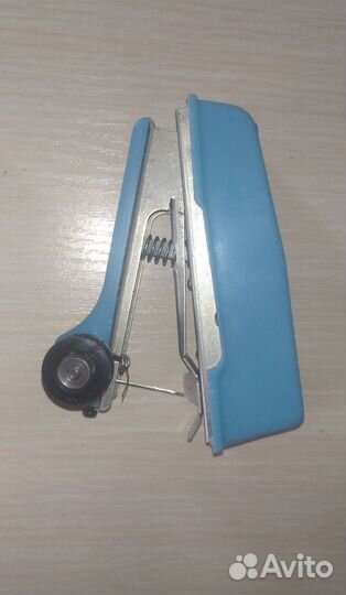 Швейная машинка ручная мини СССР