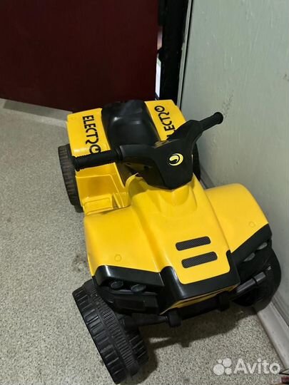 Детский электромобиль