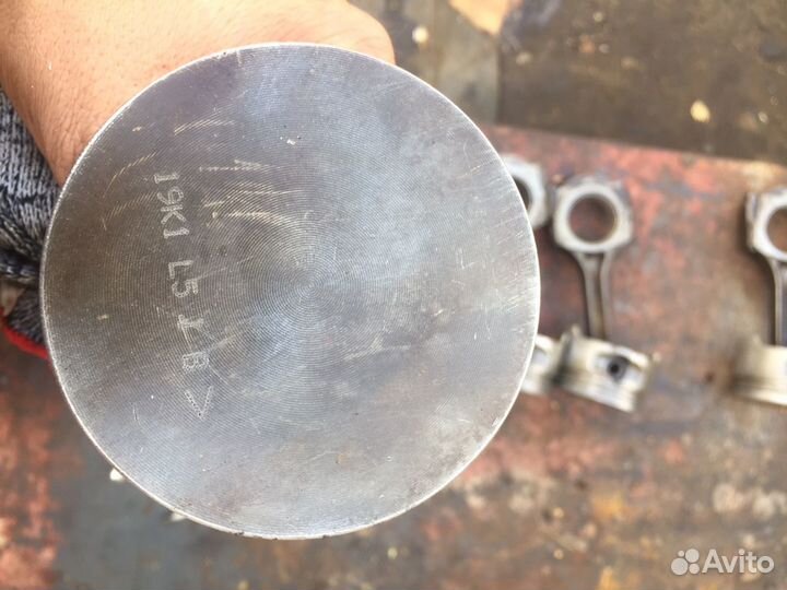 Рено 1.6 Поршень с шатуном