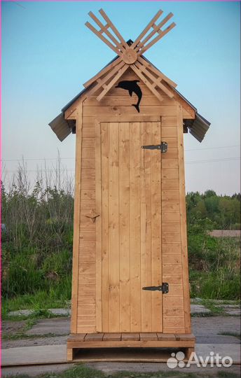 Уличный туалет деревянный