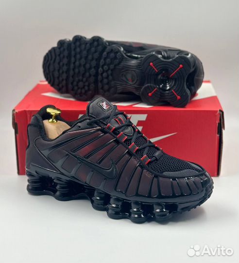 Кроссовки Nike Shox TL меняет цвет