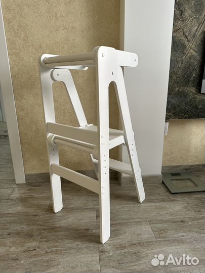 Башня помощника Монтессори