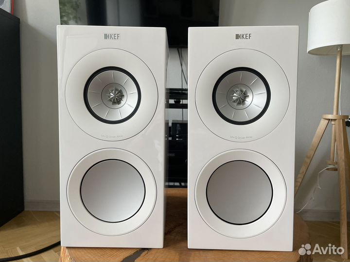 Акустические колонки KEF R3