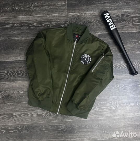 Мужская Бомбер paris jordan лёгкая