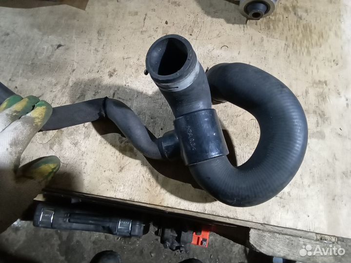 Патрубок системы охлаждения 1,6л Opel Meriva A