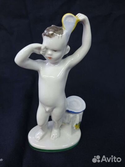 Статуэтка фарфор