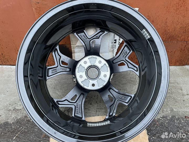 Диск R19 новые 2 шт на Kia hyundai оригинал