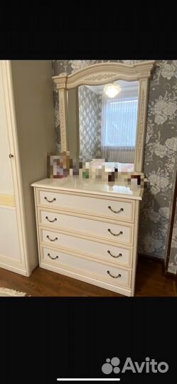 Спальный гарнитур