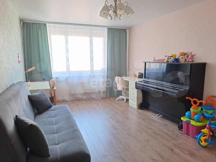 3-к. квартира, 90 м², 10/14 эт.