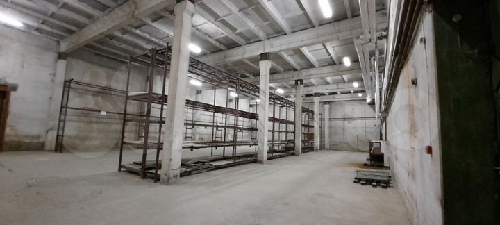 Склад, 913 м²