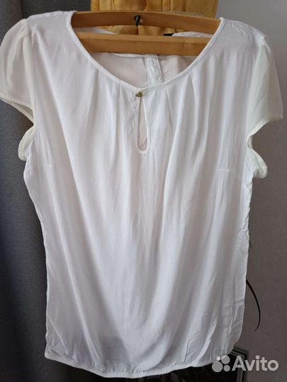Блузка белая
