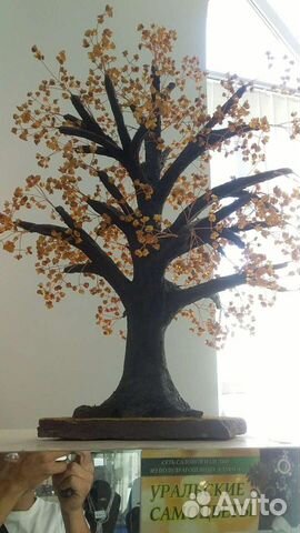 Дерево янтарное