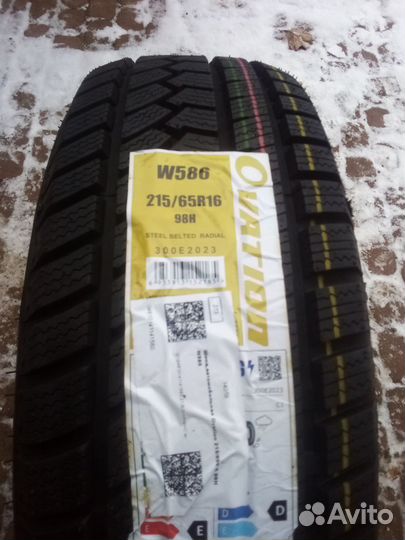 Ovation W-586 215/65 R16 98H