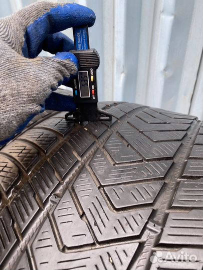 Pirelli Scorpion Winter 295/35 R21 и 315/30 R22