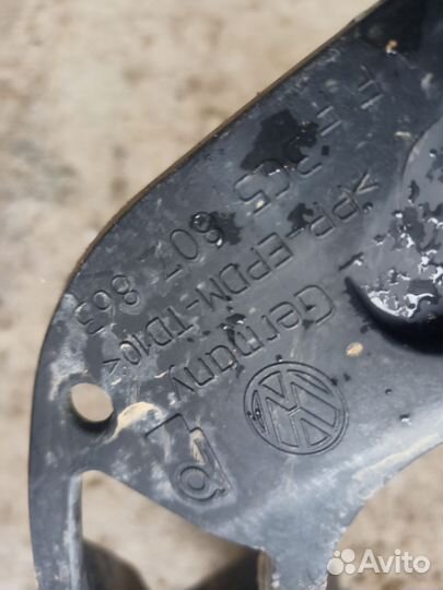 Направляющая заднего бампера Volkswagen Passat B6