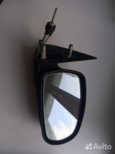 Боковое зеркало
