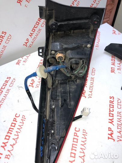 Фонарь задний правый Mazda Premacy CW LF 2011