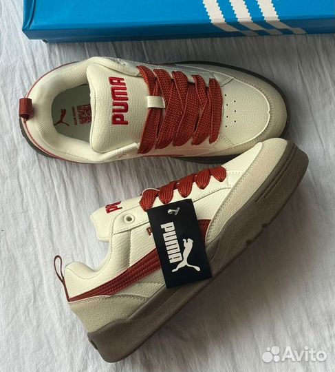 Кроссовки женские