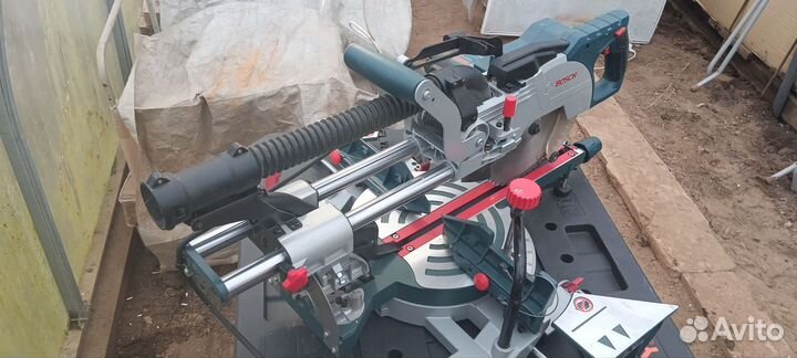 Торцовочная пила Bosch GCM 8 SJL Professional бу