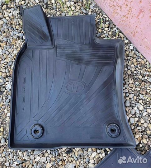 Коврики резиновые Camry V70