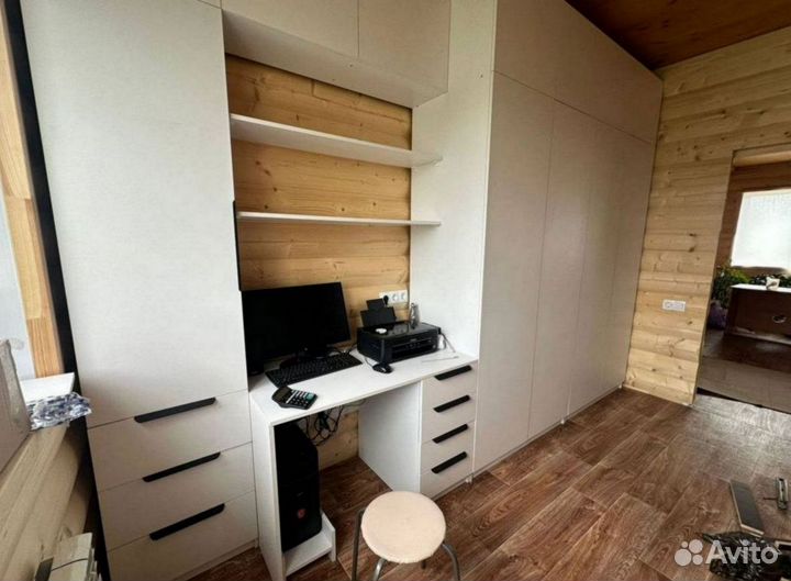 Шкаф распашной 2 х створчатый