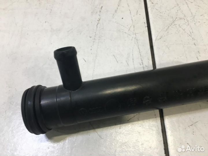 Патрубок Volkswagen Passat B7