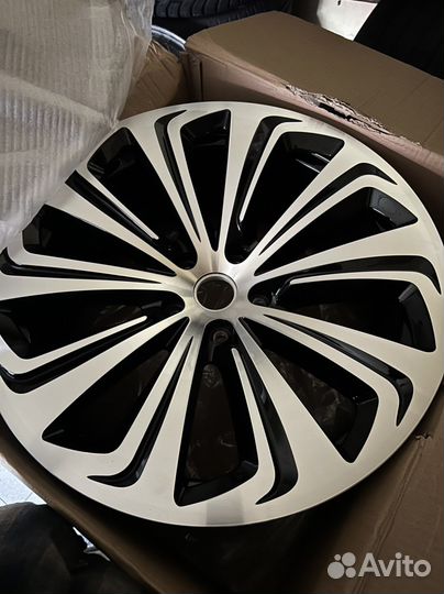 Диски Bentley Bentayga R22