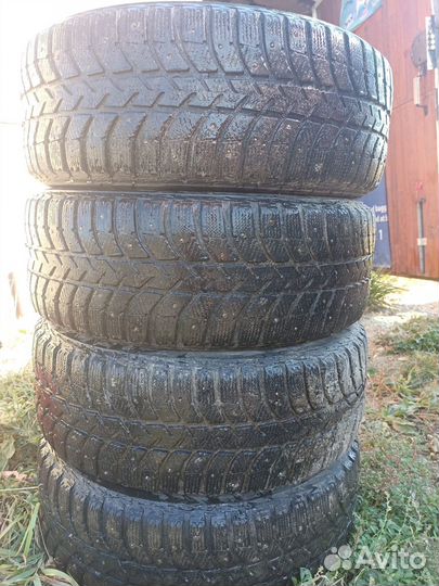 Bridgestone B700AQ 215/60 R16 95