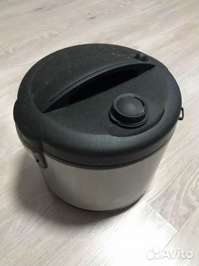 Продам мультиварку RMC-M4524