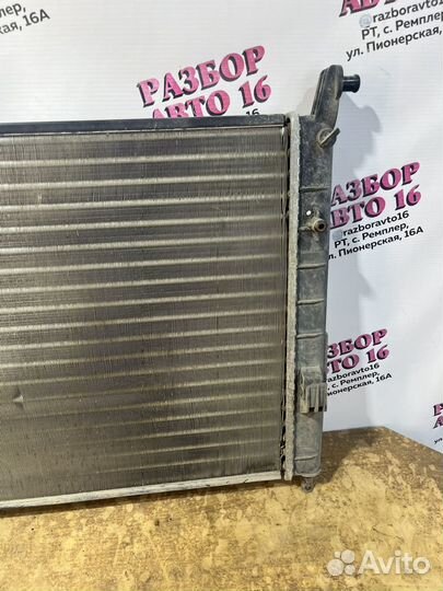 Радиатор охлаждения двигателя Fiat Albea
