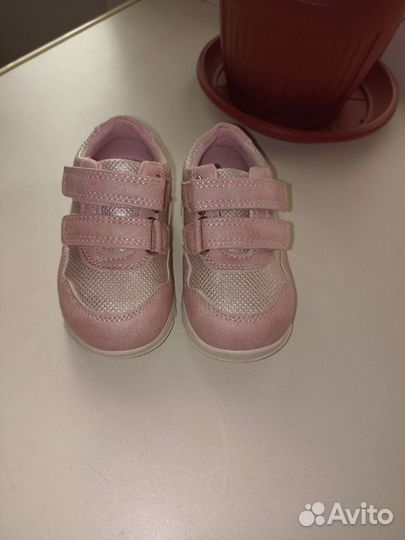 Кроссовки для девочки