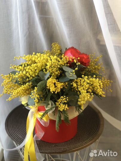 Коробка с мимозой