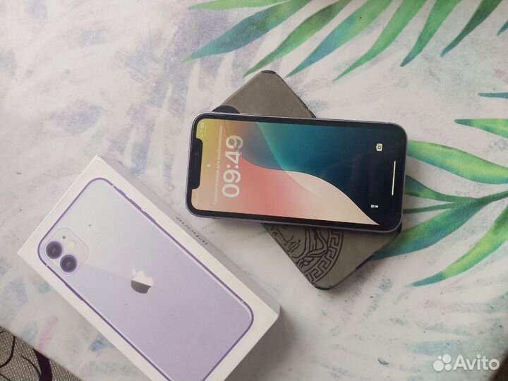 iPhone 11, 64 ГБ