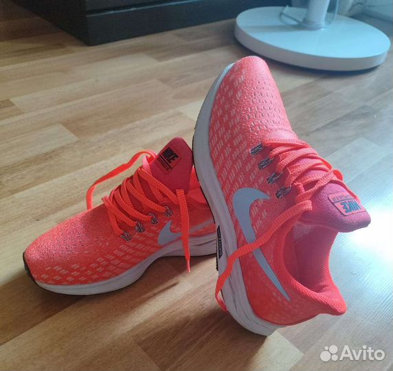 Кроссовки Nike