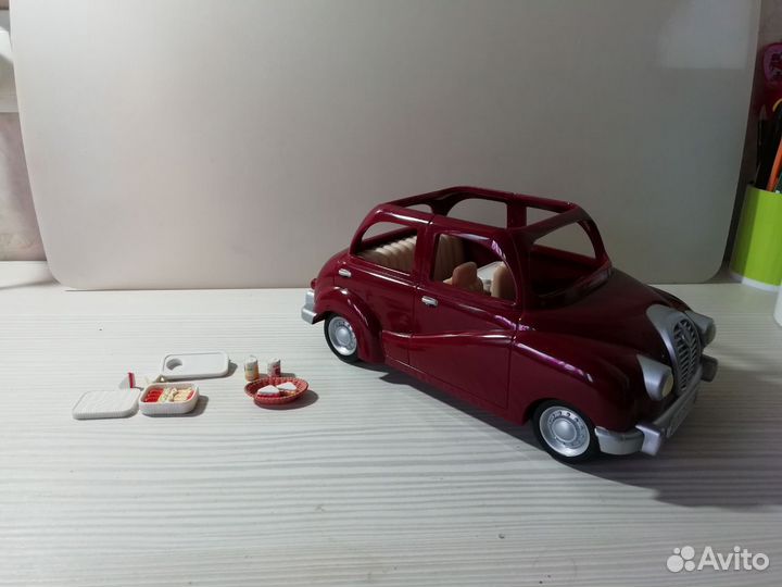 Sylvanian Families Семейный автомобиль Красный