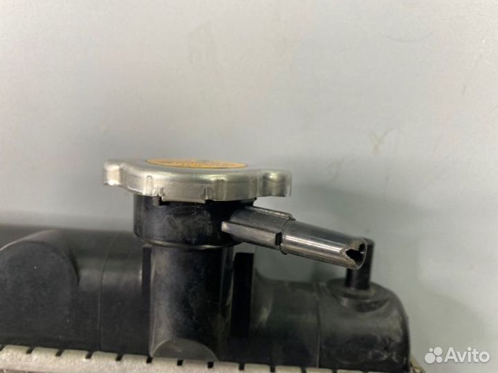 Радиатор охлаждения двигателя Nissan Teana J31