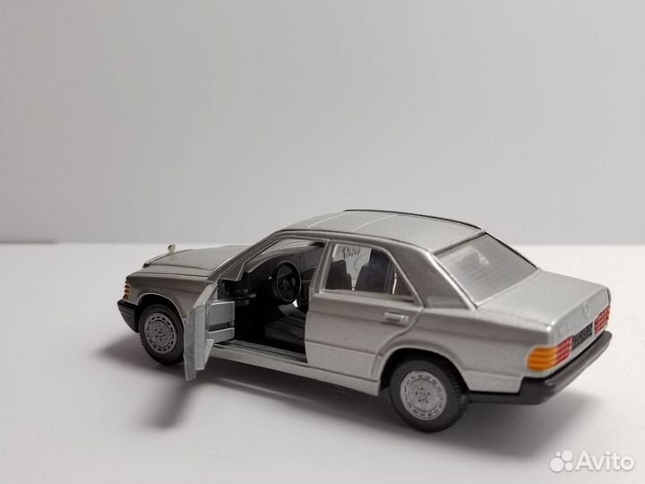 Mercedes benz 190 E (solido) 1/43
