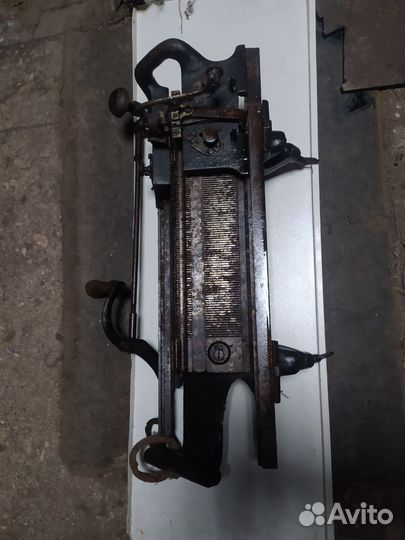 Вязальная машина старинная