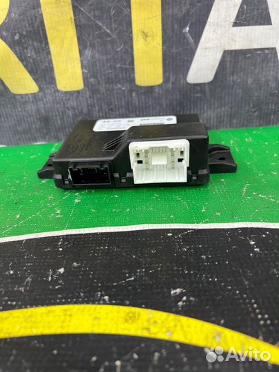 Блок управления крышкой багажника Kia Sorento 4