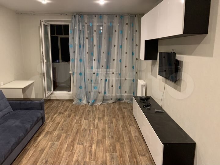 2-к. квартира, 55 м², 4/9 эт.