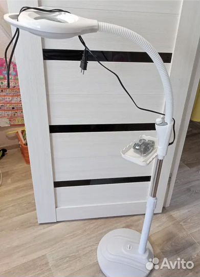 Лампа лупа напольная