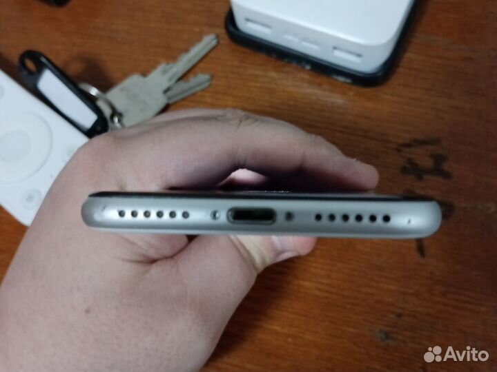 iPhone SE (2020), 64 ГБ