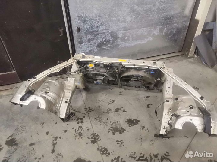 Рамка радиатора RAV 4 ноускат