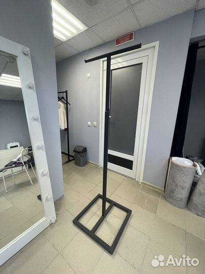 Вешало напольное для одежды