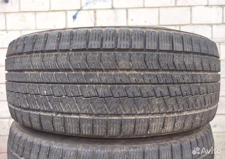 Bridgestone Blizzak VRX2 235/45 R18 94Q