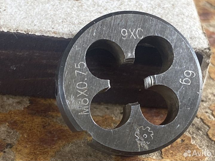 Плашка СССР м8 шаг резьбы 0,75